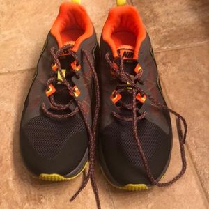 Boys size 7 Nike shoes